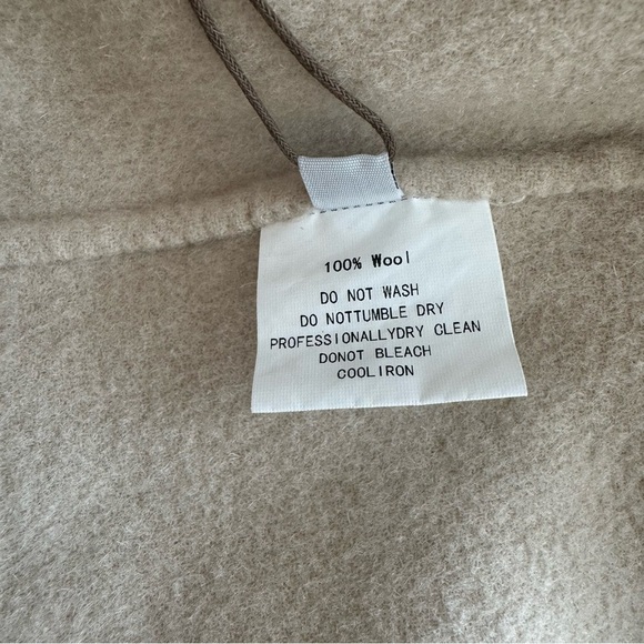 Gentle Herd Single Breasted  Long Wool Belted Cream Coat NWOT Size: X-Small - Picture 9 of 14